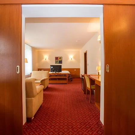 Hotel Celeia 3*