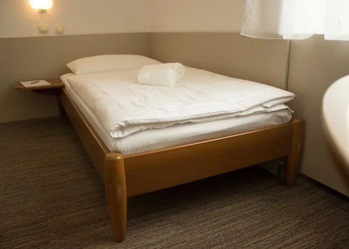 Отель Celeia Целе