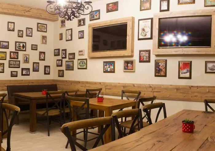 Отель Celeia Целе