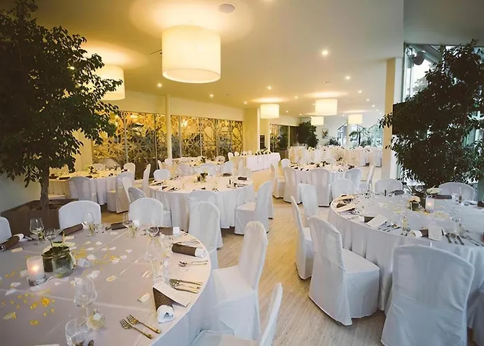 Отель Celeia Целе